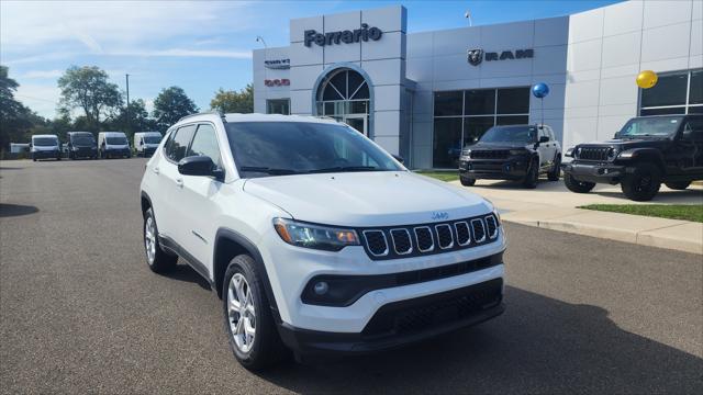 2024 Jeep Compass COMPASS LATITUDE 4X4