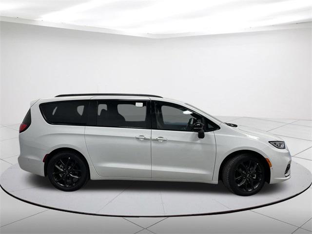 2024 Chrysler Pacifica PACIFICA LIMITED