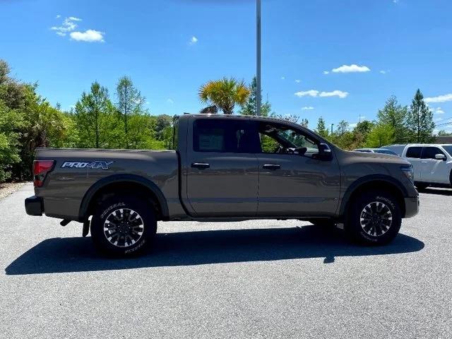 2022 Nissan TITAN Crew Cab PRO-4X 4x4