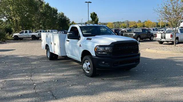 2024 RAM Ram 3500 Chassis Cab RAM 3500 TRADESMAN CHASSIS REGULAR CAB 4X4 84 CA