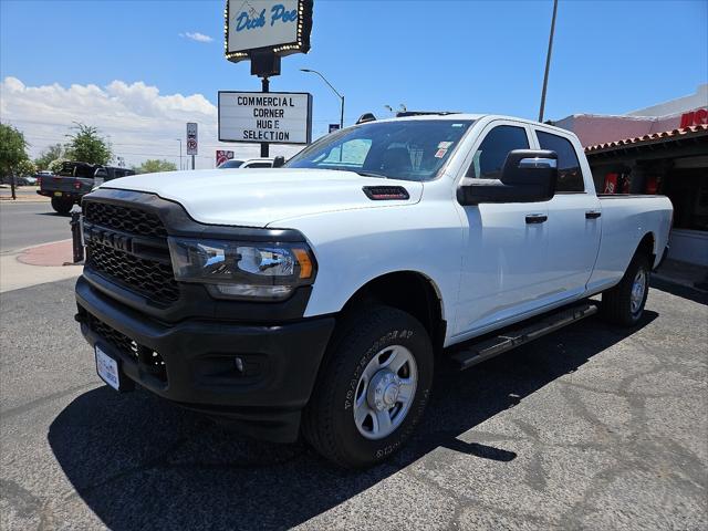 2023 RAM 3500 Tradesman Crew Cab 4x4 8 Box