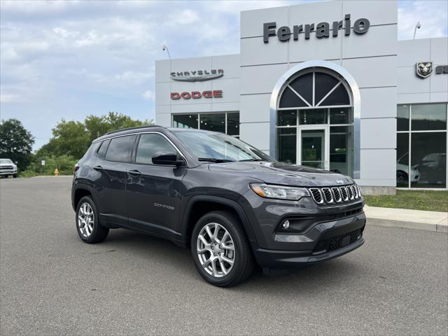 2024 Jeep Compass COMPASS LATITUDE LUX 4X4