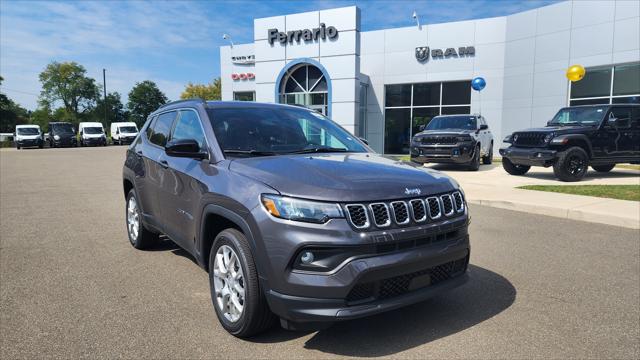 2024 Jeep Compass COMPASS LATITUDE LUX 4X4