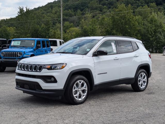 2024 Jeep Compass COMPASS LATITUDE 4X4