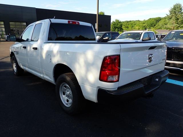 2024 RAM Ram 1500 Classic RAM 1500 CLASSIC TRADESMAN QUAD CAB 4X4 64 BOX