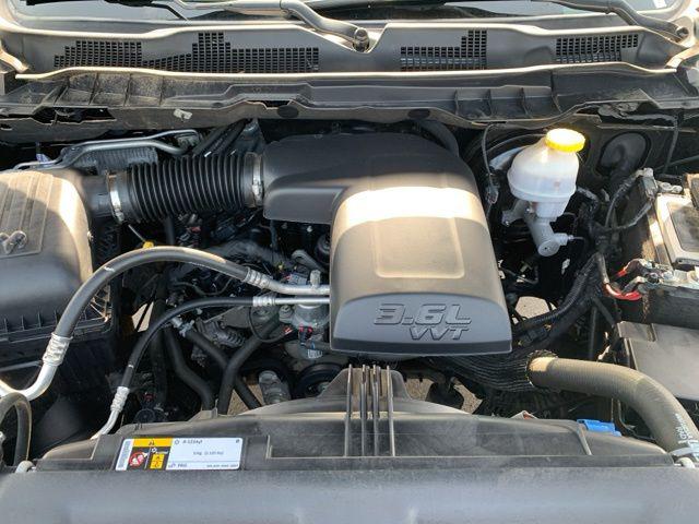 2022 Ram 1500 Classic SLT Crew Cab 4x2 5'7" Box