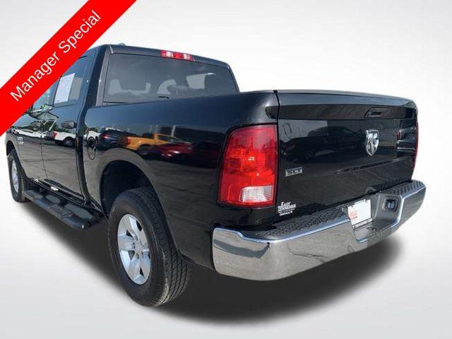 2022 Ram 1500 Classic SLT Crew Cab 4x2 5'7" Box