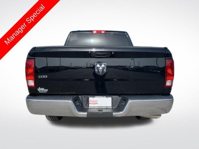 2022 Ram 1500 Classic SLT Crew Cab 4x2 5'7" Box