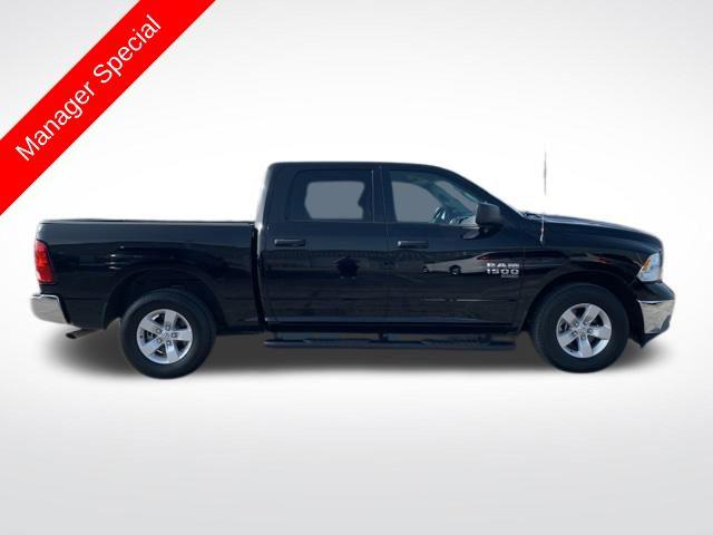 2022 Ram 1500 Classic SLT Crew Cab 4x2 5'7" Box