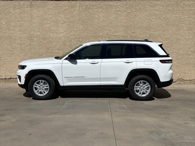 2024 Jeep Grand Cherokee GRAND CHEROKEE LAREDO 4X4