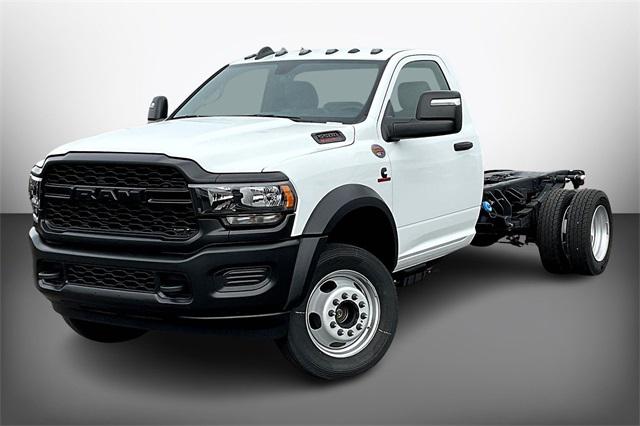 2024 RAM Ram 5500 Chassis Cab RAM 5500 TRADESMAN CHASSIS REGULAR CAB 4X4 84 CA 2024 RAM Ram 5500 Chassis Cab RAM 5500 TRADESMAN CHASSIS REGULAR CAB 4X4 84 CA