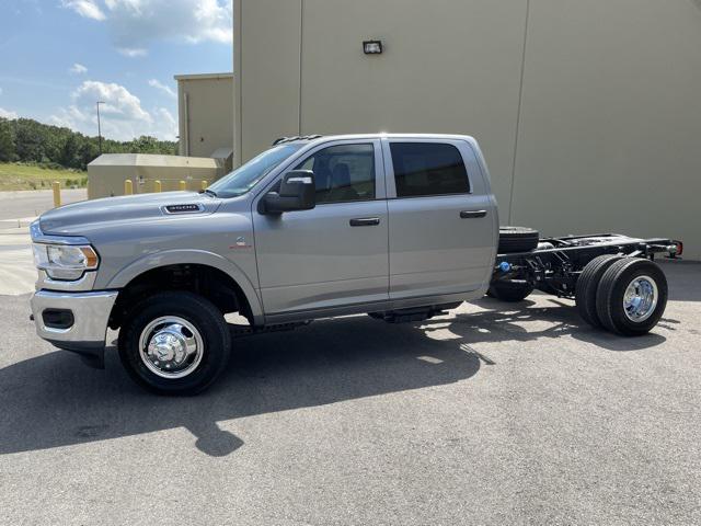 2024 RAM Ram 3500 Chassis Cab RAM 3500 TRADESMAN CREW CAB CHASSIS 4X4 60 CA