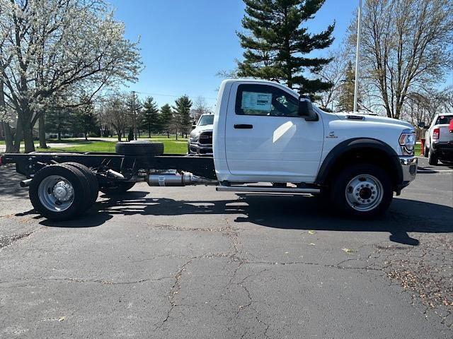 2024 RAM Ram 5500 Chassis Cab RAM 5500 TRADESMAN CHASSIS REGULAR CAB 4X4 84 CA 2024 RAM Ram 5500 Chassis Cab RAM 5500 TRADESMAN CHASSIS REGULAR CAB 4X4 84 CA