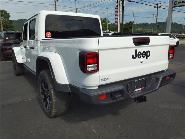 2024 Jeep Gladiator GLADIATOR NIGHTHAWK 4X4