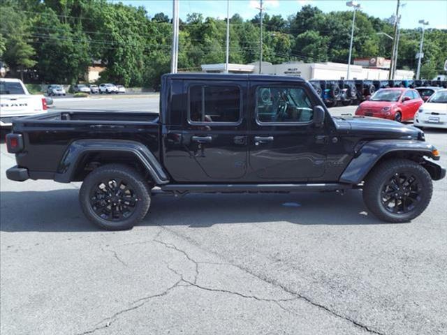 2024 Jeep Gladiator GLADIATOR NIGHTHAWK 4X4