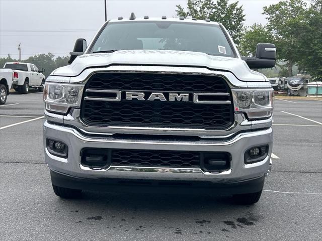 2024 RAM Ram 3500 Chassis Cab RAM 3500 TRADESMAN CREW CAB CHASSIS 4X4 60 CA