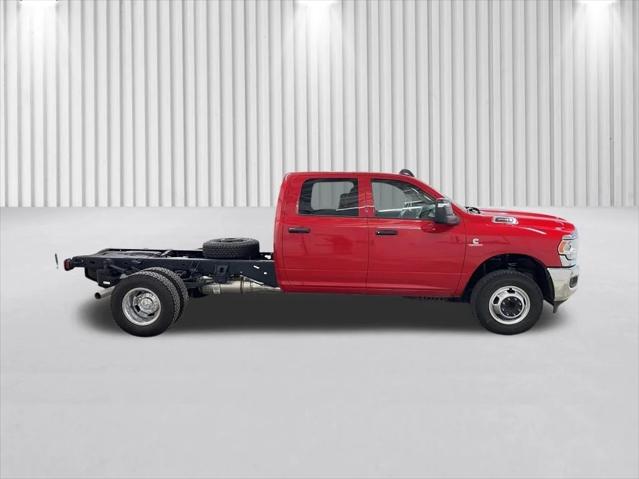 2024 RAM Ram 3500 Chassis Cab RAM 3500 TRADESMAN CREW CAB CHASSIS 4X4 60 CA