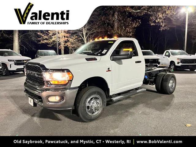 2024 RAM Ram 3500 Chassis Cab RAM 3500 TRADESMAN CHASSIS REGULAR CAB 4X4 60 CA