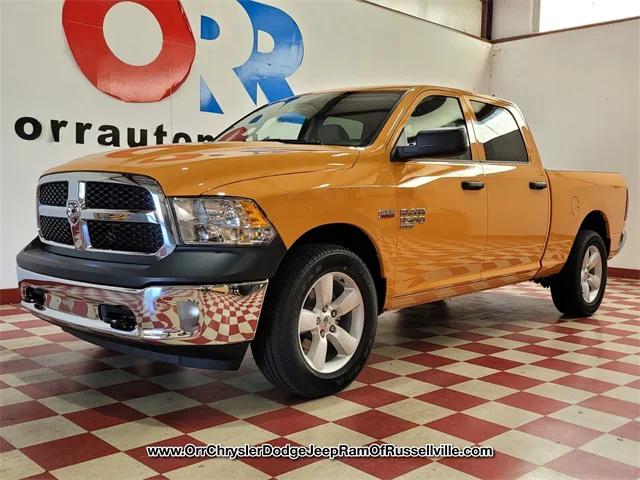 2024 RAM Ram 1500 Classic RAM 1500 CLASSIC TRADESMAN CREW CAB 4X4 64 BOX