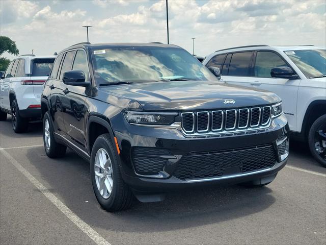 2024 Jeep Grand Cherokee GRAND CHEROKEE LAREDO X 4X4