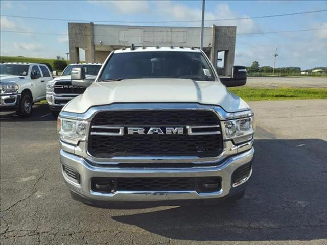 2024 RAM Ram 3500 Chassis Cab RAM 3500 TRADESMAN CREW CAB CHASSIS 4X4 60 CA