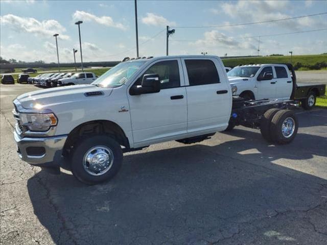 2024 RAM Ram 3500 Chassis Cab RAM 3500 TRADESMAN CREW CAB CHASSIS 4X4 60 CA