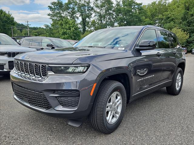 2024 Jeep Grand Cherokee GRAND CHEROKEE LAREDO 4X4