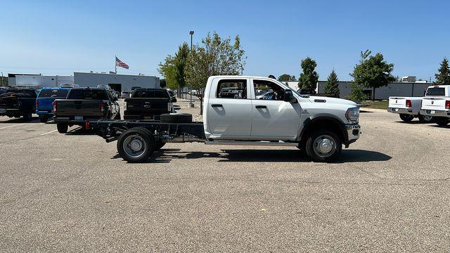 2024 RAM Ram 5500 Chassis Cab RAM 5500 TRADESMAN CHASSIS CREW CAB 4X4 60 CA