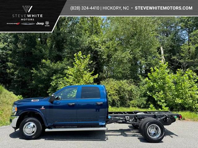 2024 RAM Ram 3500 Chassis Cab RAM 3500 TRADESMAN CREW CAB CHASSIS 4X4 60 CA