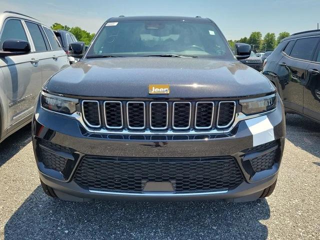 2024 Jeep Grand Cherokee GRAND CHEROKEE LAREDO 4X4