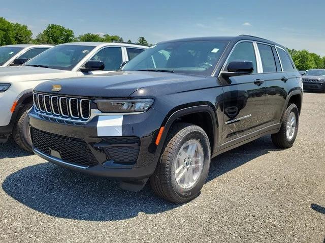 2024 Jeep Grand Cherokee GRAND CHEROKEE LAREDO 4X4