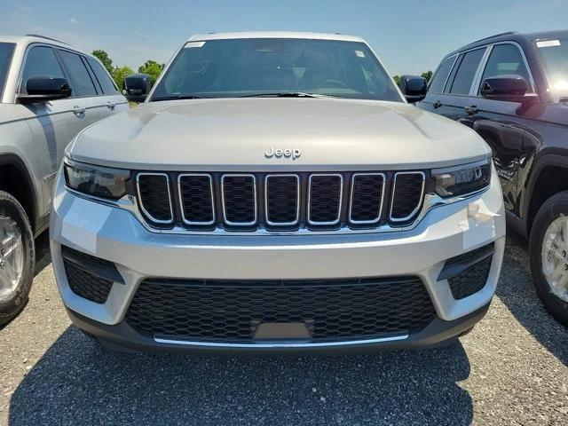 2024 Jeep Grand Cherokee GRAND CHEROKEE LAREDO X 4X4