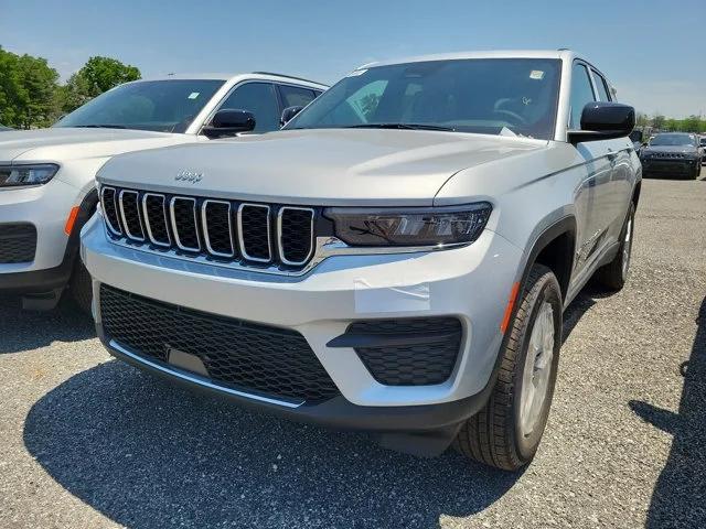 2024 Jeep Grand Cherokee GRAND CHEROKEE LAREDO X 4X4