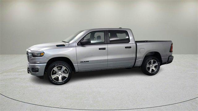 2025 RAM Ram 1500 RAM 1500 TRADESMAN CREW CAB 4X4 57 BOX