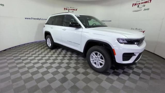 2024 Jeep Grand Cherokee GRAND CHEROKEE LAREDO X 4X4