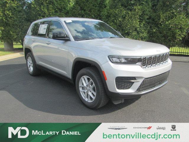 2024 Jeep Grand Cherokee GRAND CHEROKEE LAREDO X 4X4