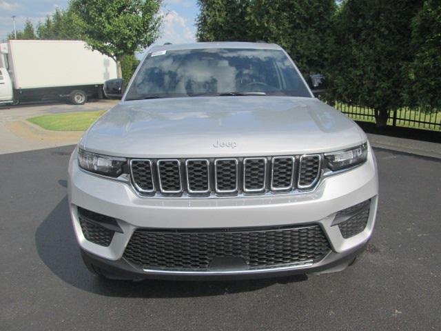 2024 Jeep Grand Cherokee GRAND CHEROKEE LAREDO X 4X4