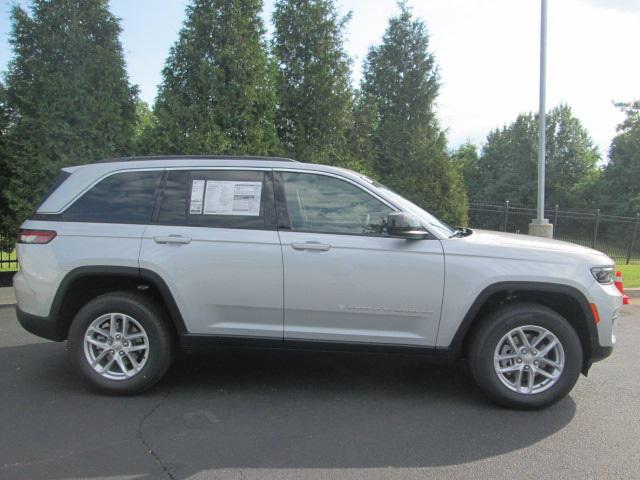 2024 Jeep Grand Cherokee GRAND CHEROKEE LAREDO X 4X4