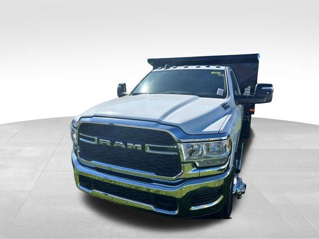 2024 RAM Ram 5500 Chassis Cab RAM 5500 TRADESMAN CHASSIS REGULAR CAB 4X4 60 CA