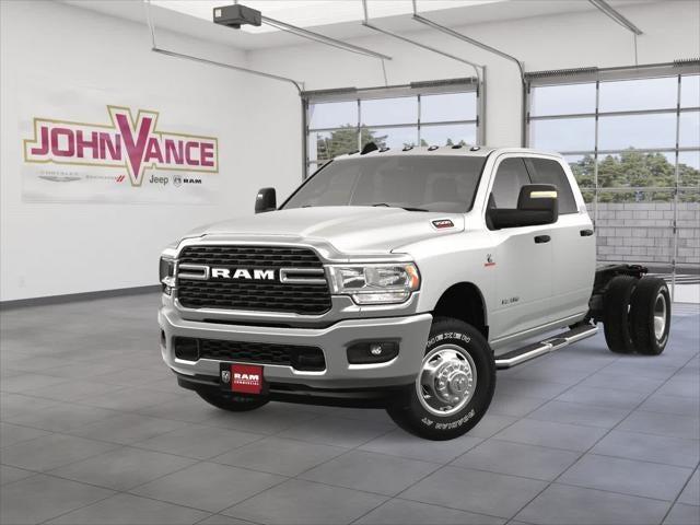 2024 RAM Ram 3500 Chassis Cab RAM 3500 SLT CREW CAB CHASSIS 4X4 60 CA
