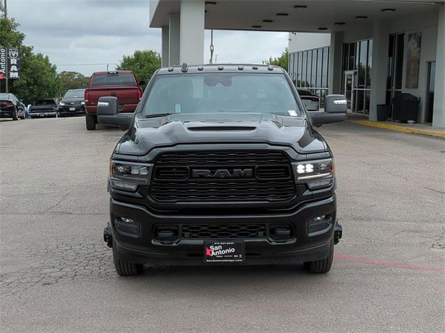 2024 RAM Ram 3500 RAM 3500 LIMITED CREW CAB 4X4 8 BOX