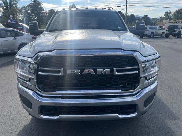 2024 RAM Ram 3500 Chassis Cab RAM 3500 TRADESMAN CREW CAB CHASSIS 4X4 60 CA