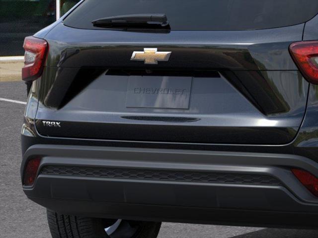 2024 Chevrolet Trax LS - Photo 14
