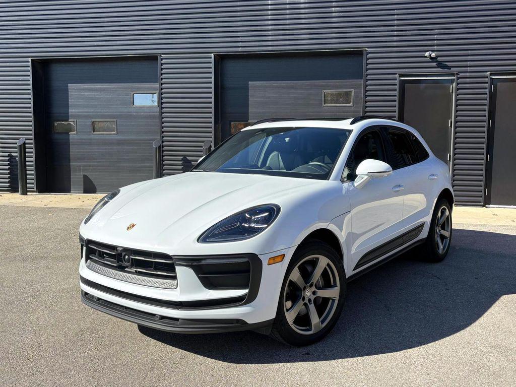 /2024 Porsche Macan