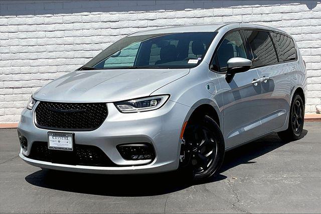 2023 Chrysler Pacifica Hybrid PACIFICA PLUG-IN HYBRID TOURING L 2023 Chrysler Pacifica Hybrid PACIFICA PLUG-IN HYBRID TOURING L