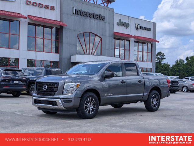 2022 Nissan TITAN Crew Cab SV 4x2