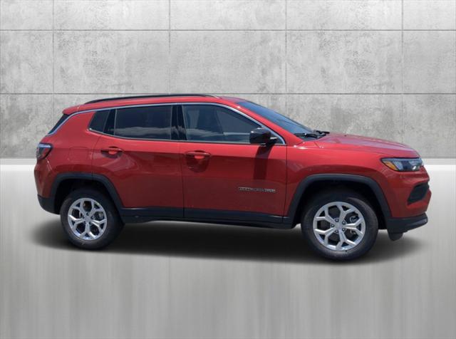 2024 Jeep Compass COMPASS LATITUDE 4X4