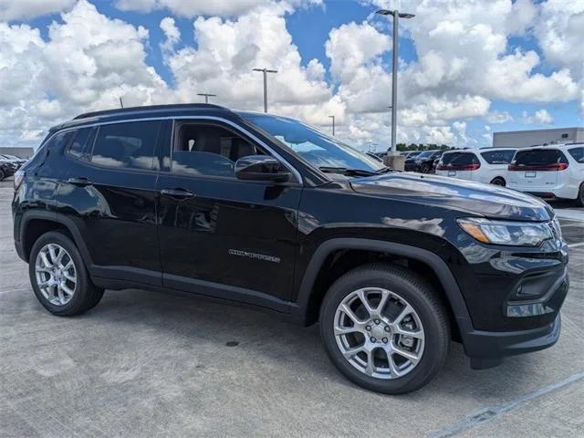 2024 Jeep Compass COMPASS LATITUDE LUX 4X4