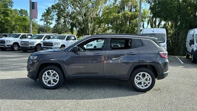 2024 Jeep Compass COMPASS LATITUDE 4X4