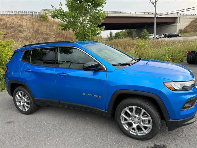 2024 Jeep Compass COMPASS LATITUDE LUX 4X4